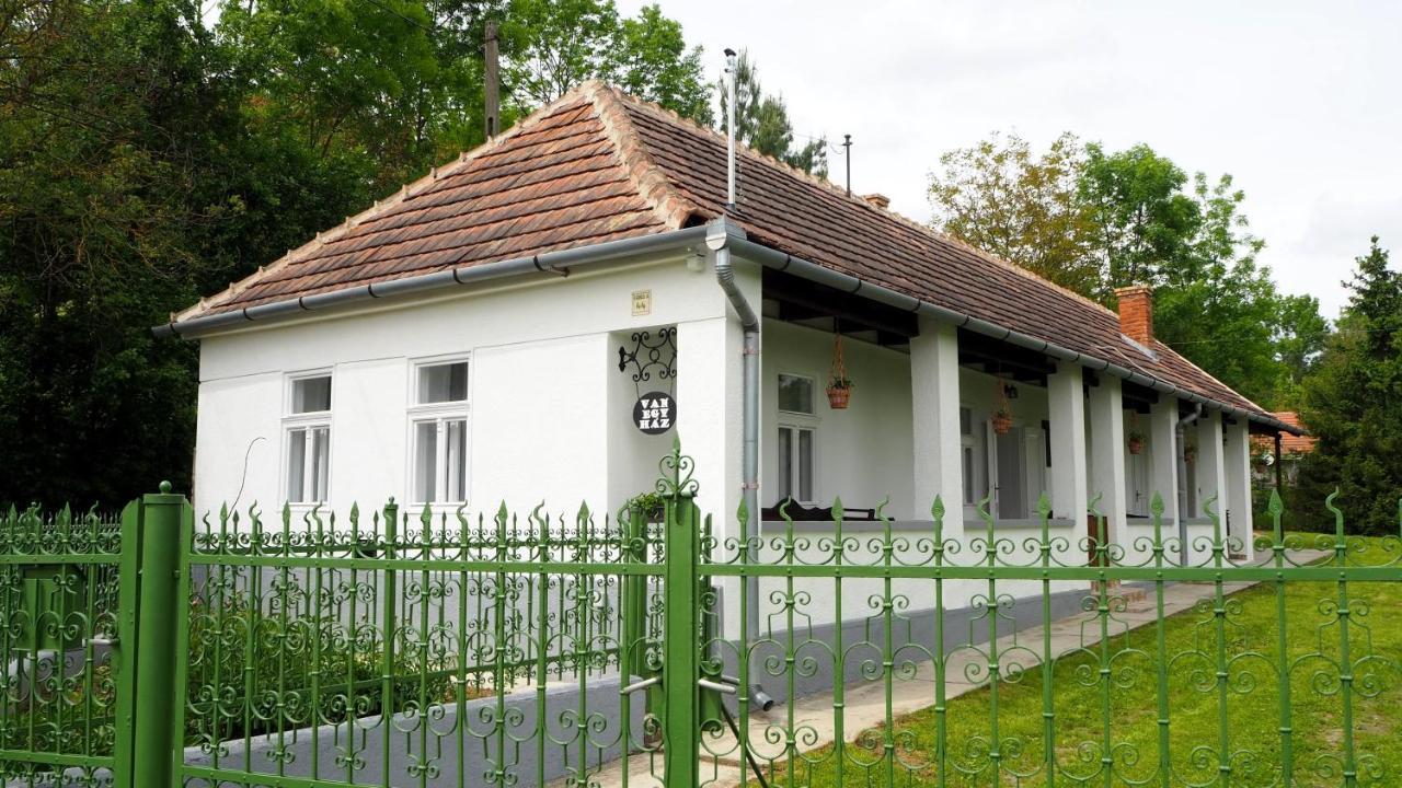 Van Egy Haz Villa Erdohorvati Exterior foto